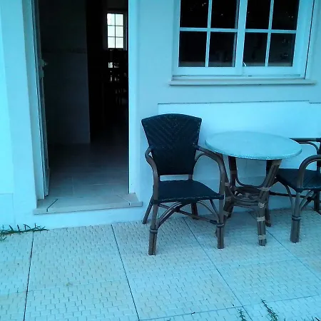 With 2 Bedrooms B Appartamento Albufeira