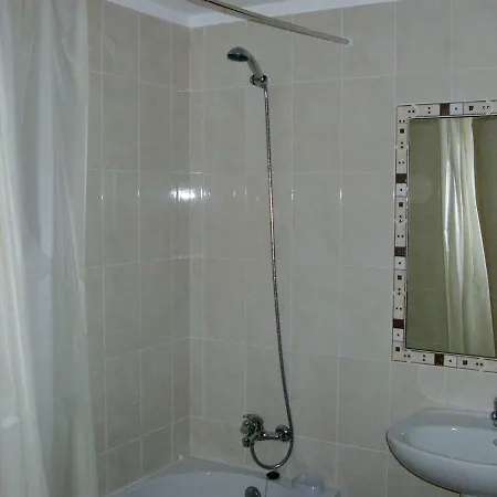 Nearby Modern W 2 Bedrooms *